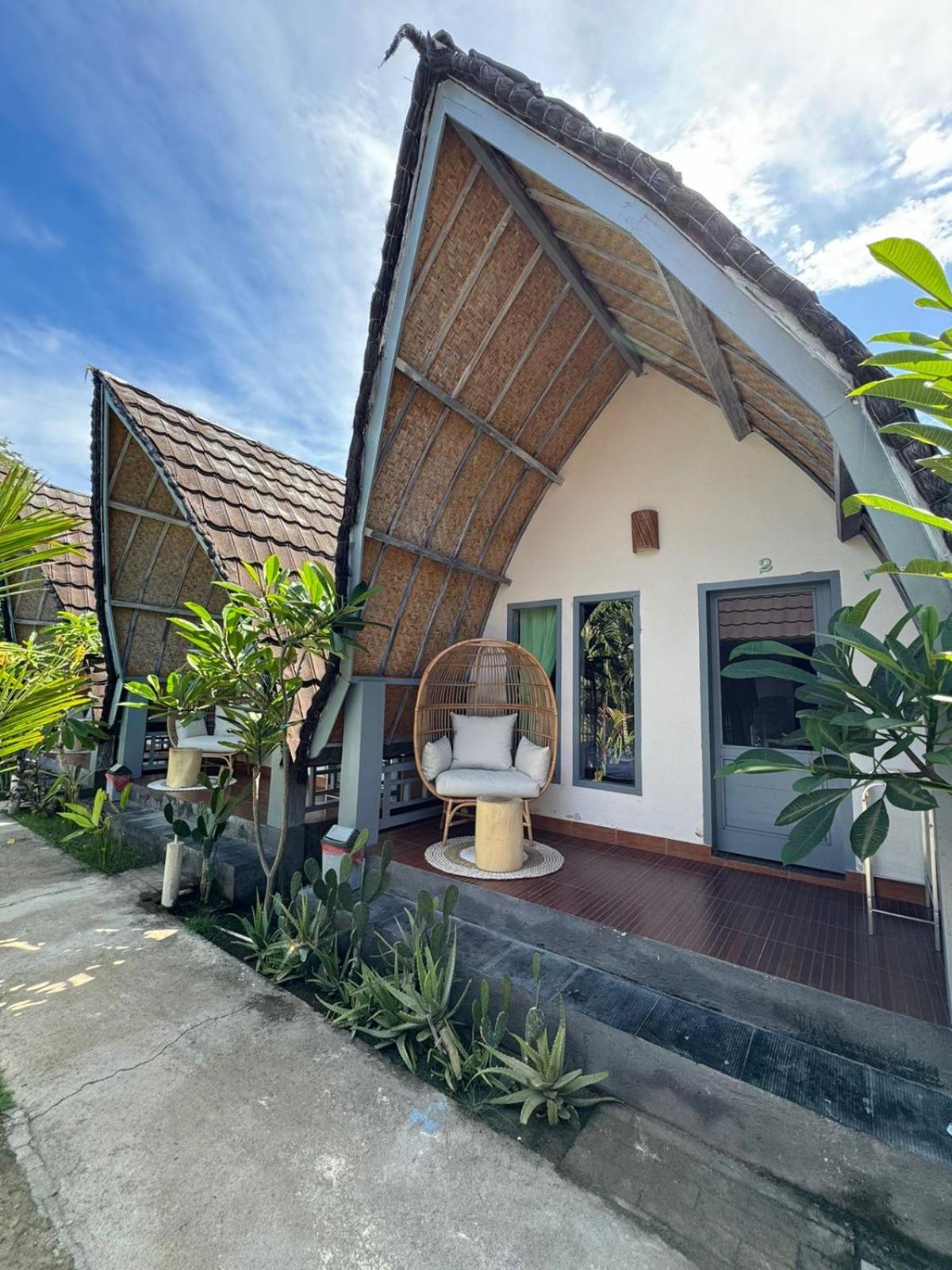 Capacabana Gili Apartment Gili Air Bagian luar foto