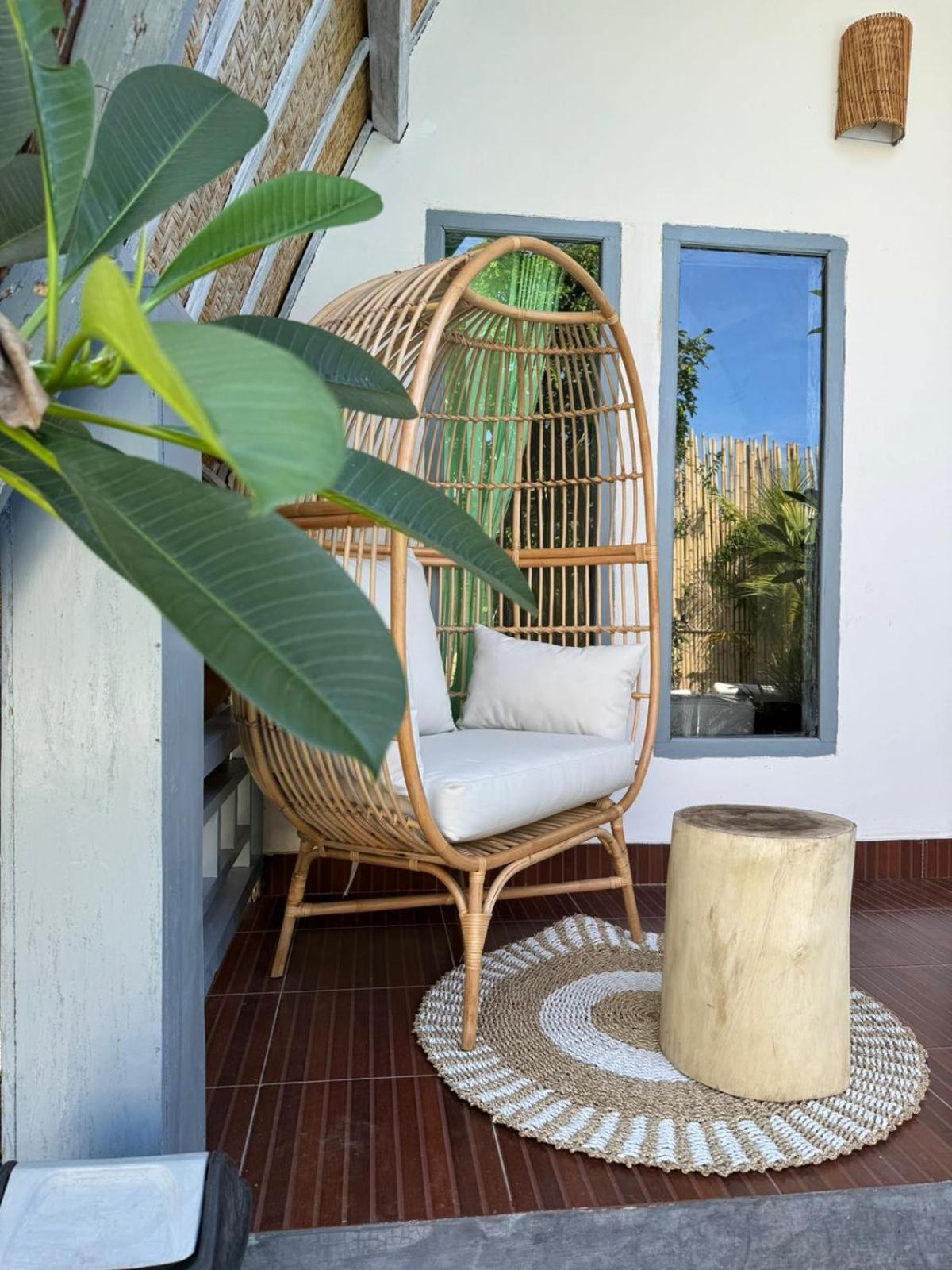 Capacabana Gili Apartment Gili Air Bagian luar foto